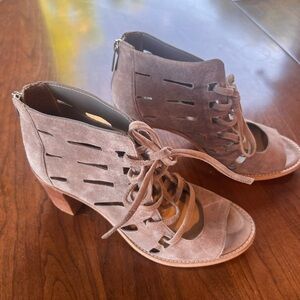 Vince Camuto Tan Heels with Lattice Design